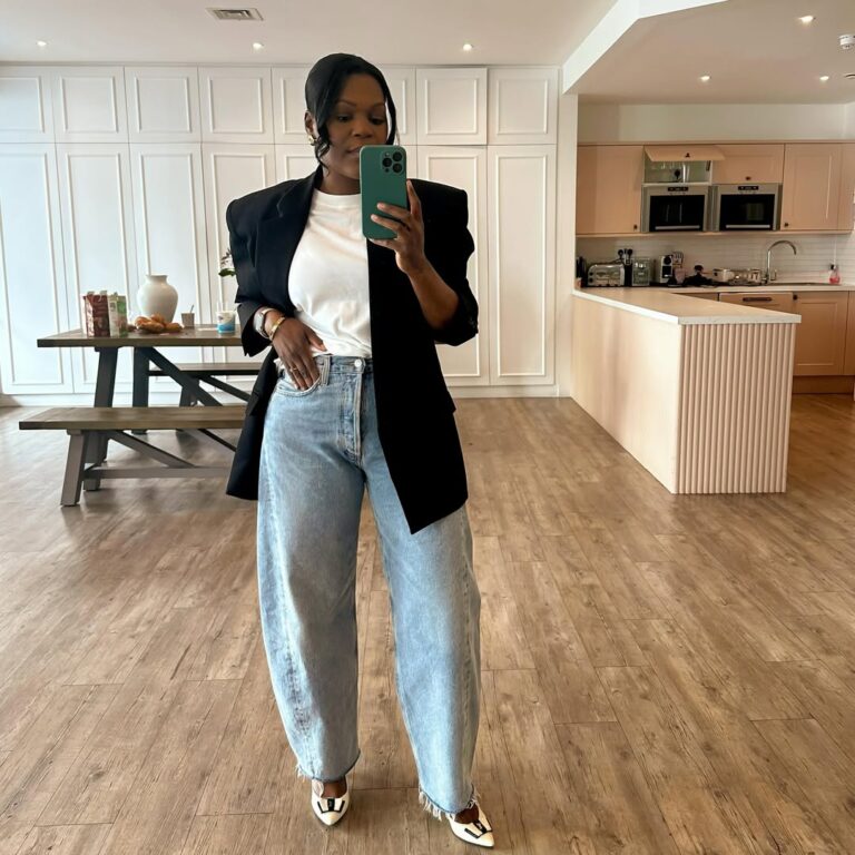 Oversized Blazer Over a T-Shirt with Light-Wash Jeans — Casual Winter Outfits