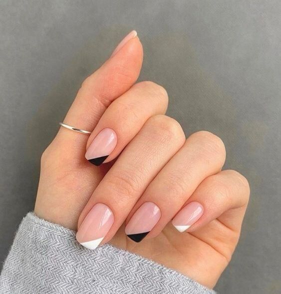 Geometric Black and White French Square Geometric Black and White French Square — Winter French Tip Nails