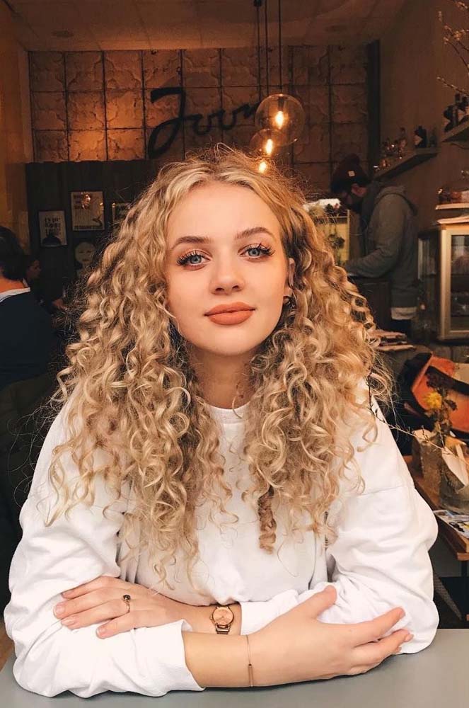 Platinum Highlights on Defined Curls — Winter Highlights