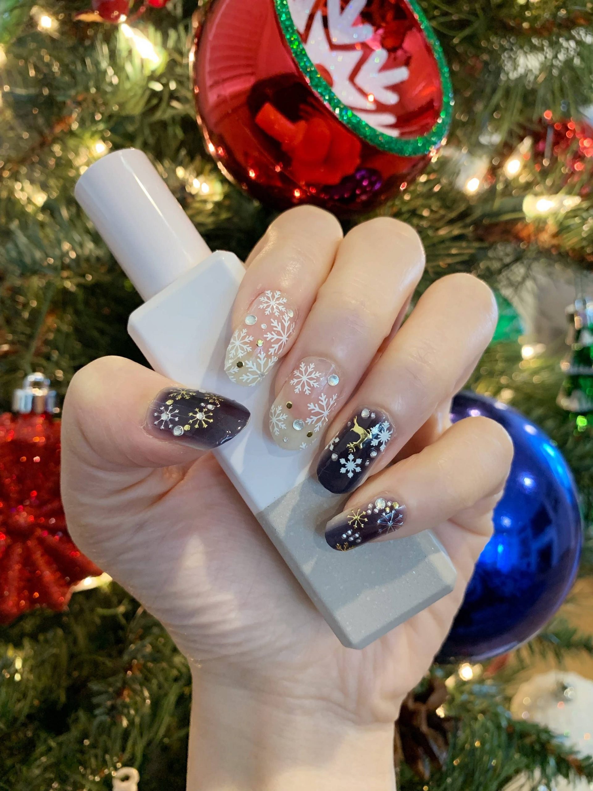 Glossy Visual Idea — Snowflake Nails