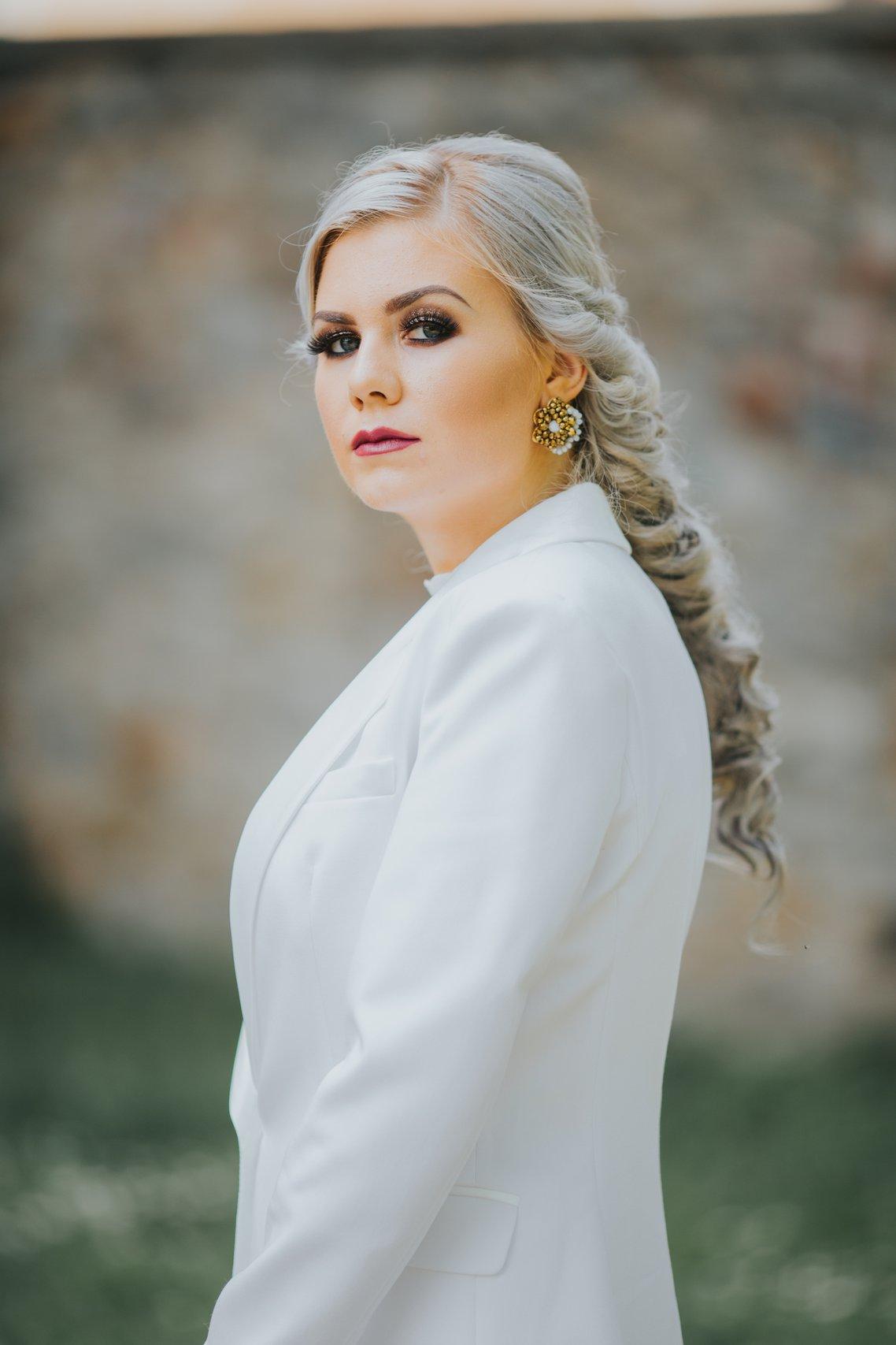Side-Swept Braid on Wavy Silver Gray Side-Swept Braid on Wavy Silver Gray — Winter Hairstyles for Gray Hair