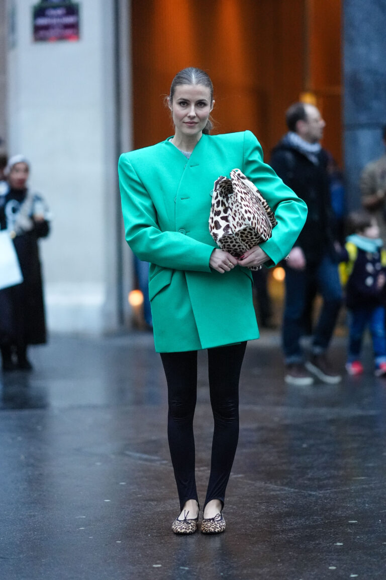 Bold Green Blazer with Black Leggings — Winter Outfits with Leggings