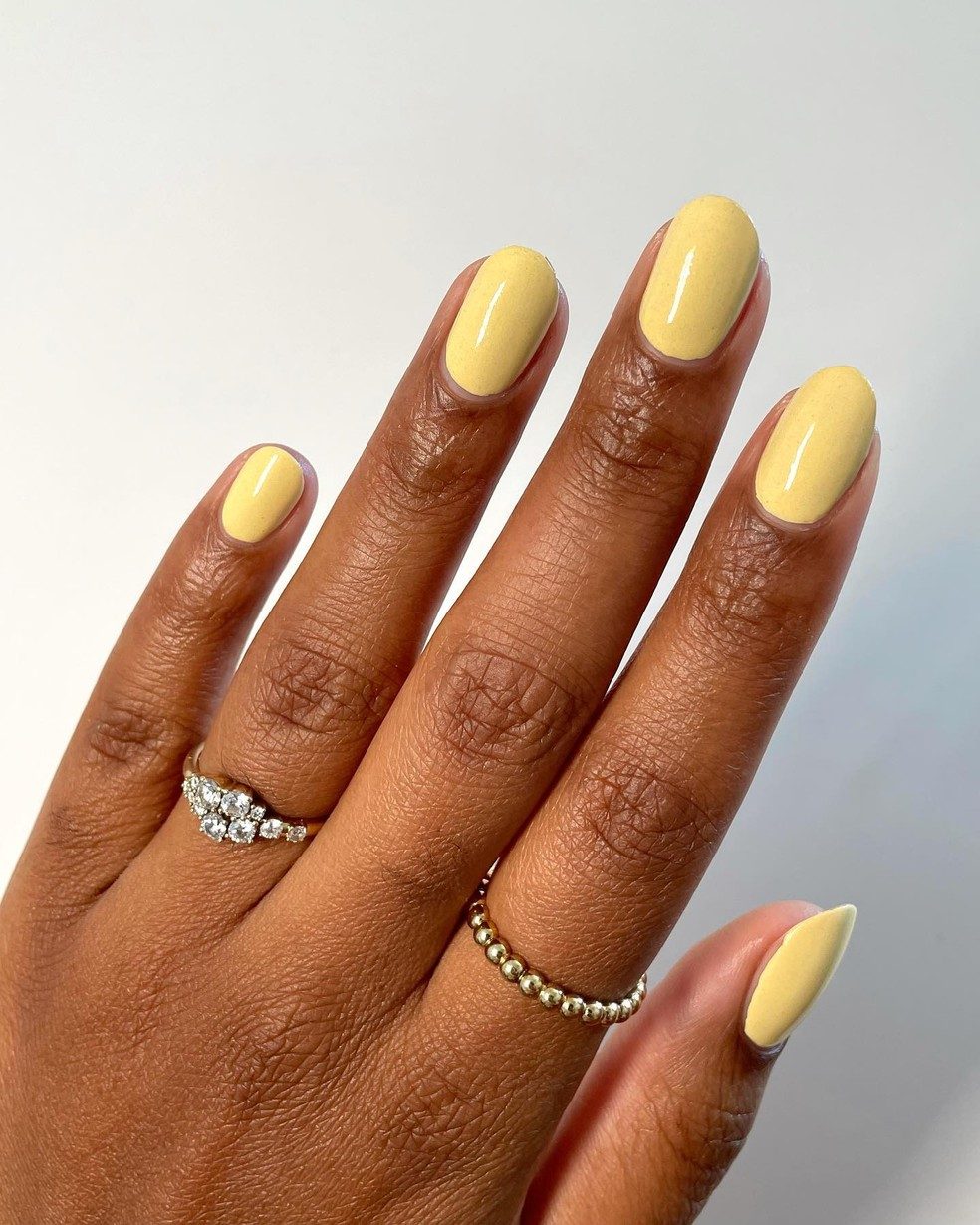 Matte Pastel Yellow Spring Nails — Winter to Spring Transition Nails