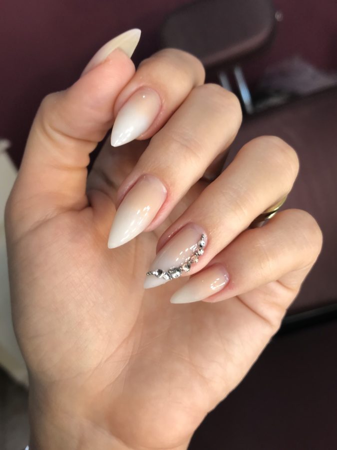 Medium Stiletto Nude to White Gradient with Rhinestones Medium Stiletto Nude to White Gradient with Rhinestones — Winter Stiletto Nails