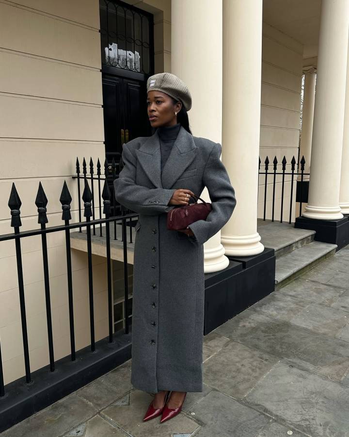 Structured Grey Coat with Burgundy Accents for Sophistication Structured Grey Coat with Burgundy Accents for Sophistication — Winter Outfits