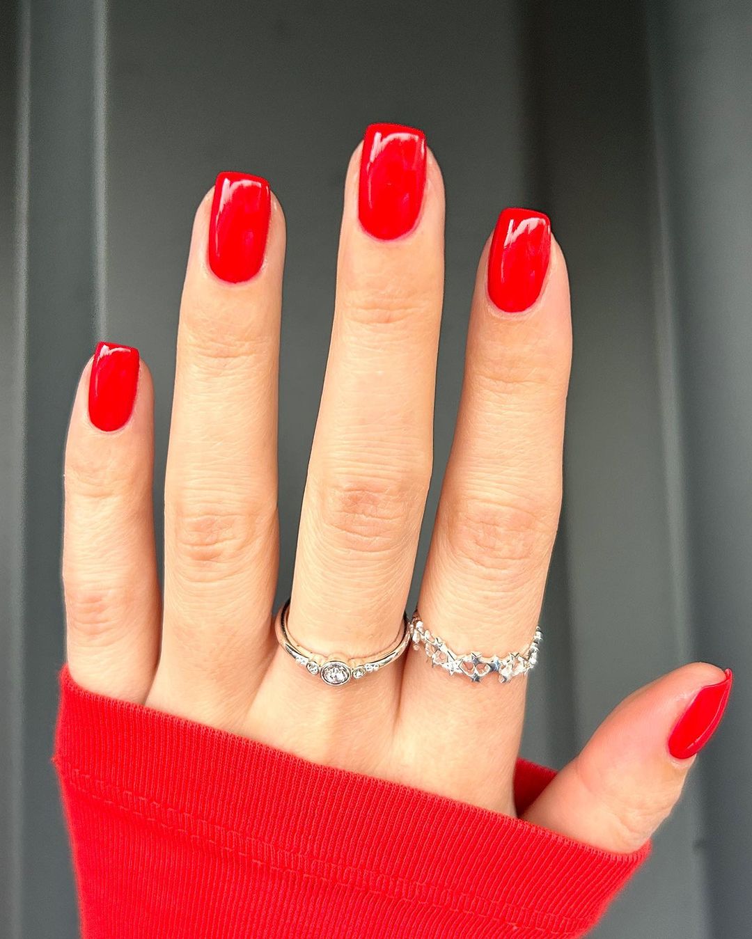 Vibrant True Red Glossy Nails Vibrant True Red Glossy Nails — Short Winter Square Nails