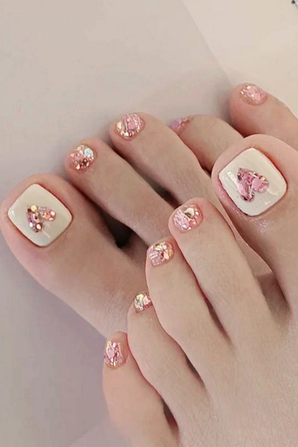 Pale Lavender Glossy Toes — Winter Toe Nails