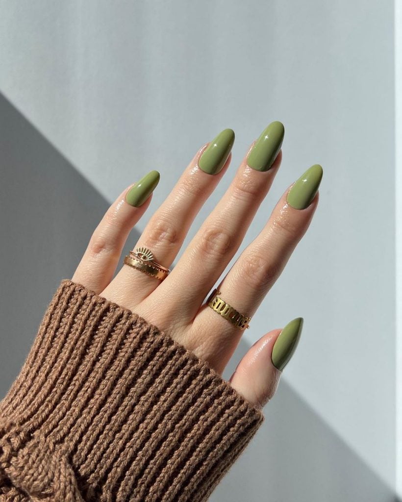 Muted Olive Green Glossy Almond Nails Muted Olive Green Glossy Almond Nails — Winter Green Nails