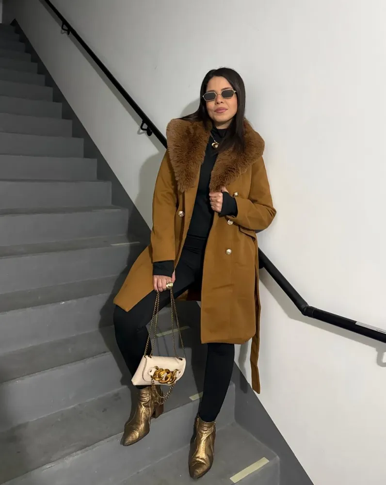Brown Wool Coat with Fur Collar and Metallic Boots Brown Wool Coat with Fur Collar and Metallic Boots — Wool Coat Outfits