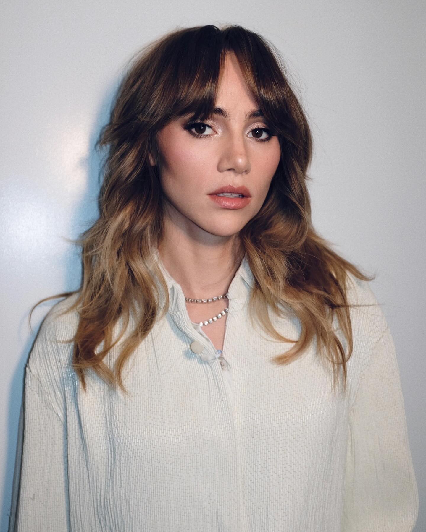 Layered Lob With Wavy Face-Framing Bangs Layered Lob With Wavy Face-Framing Bangs — Winter Haircuts for Women Over 40