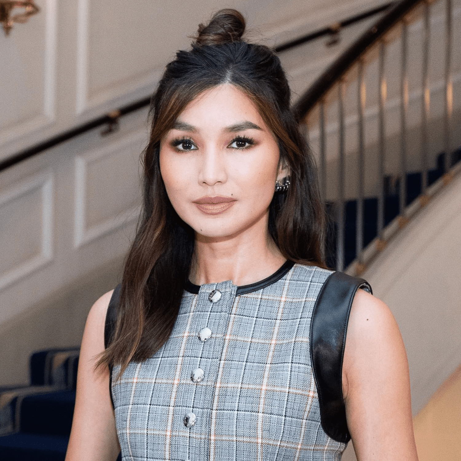 Textured Layered Bob With Side Bangs Textured Layered Bob With Side Bangs — Winter Haircuts for Heart Shaped Faces
