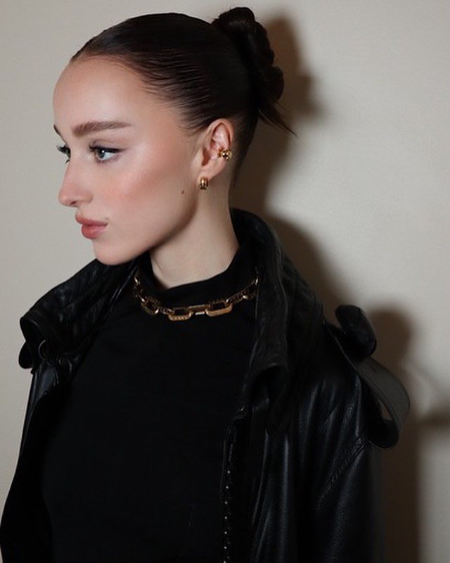 The Sharp High Sleek Bun — Winter Bun Hairstyles