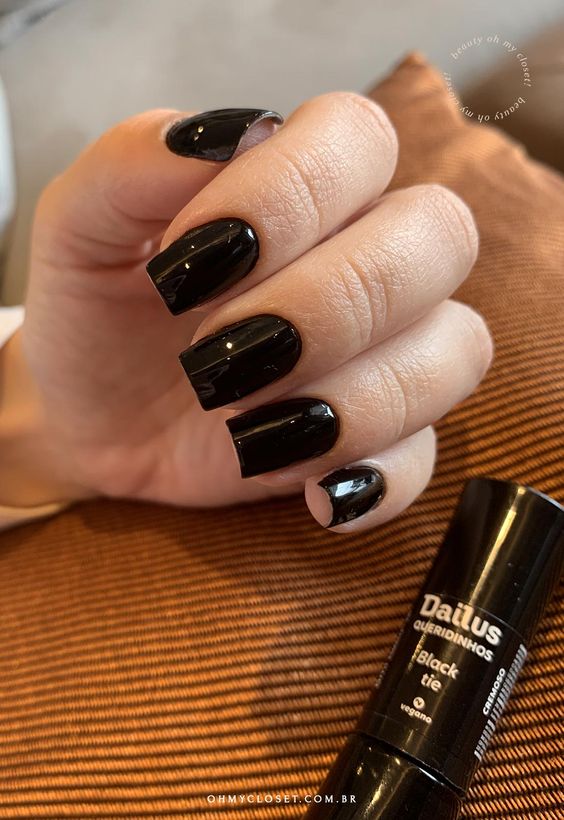 Black French Tips With Subtle Glitter Black French Tips With Subtle Glitter — Winter Black Nails