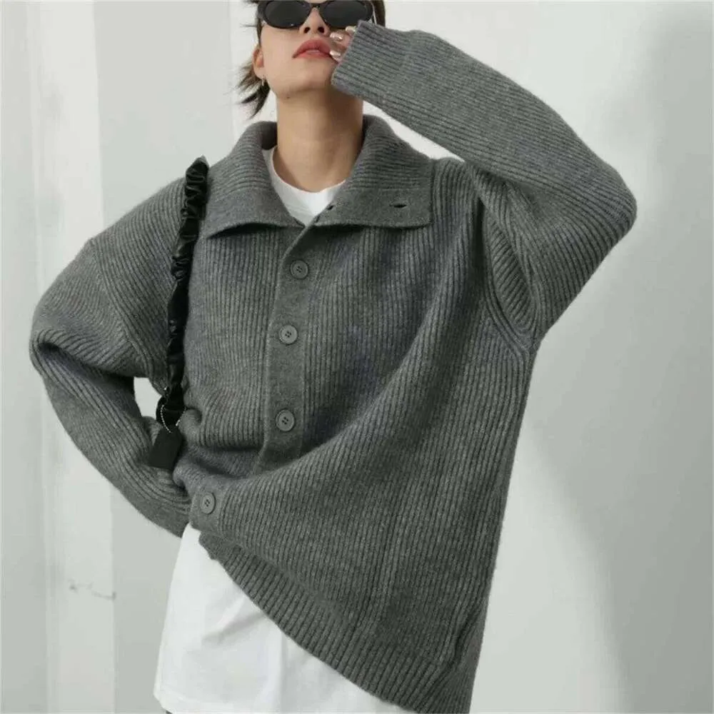 Textured Grey Knit Cardigan for Casual Winter Comfort — Korean Winter Outfits