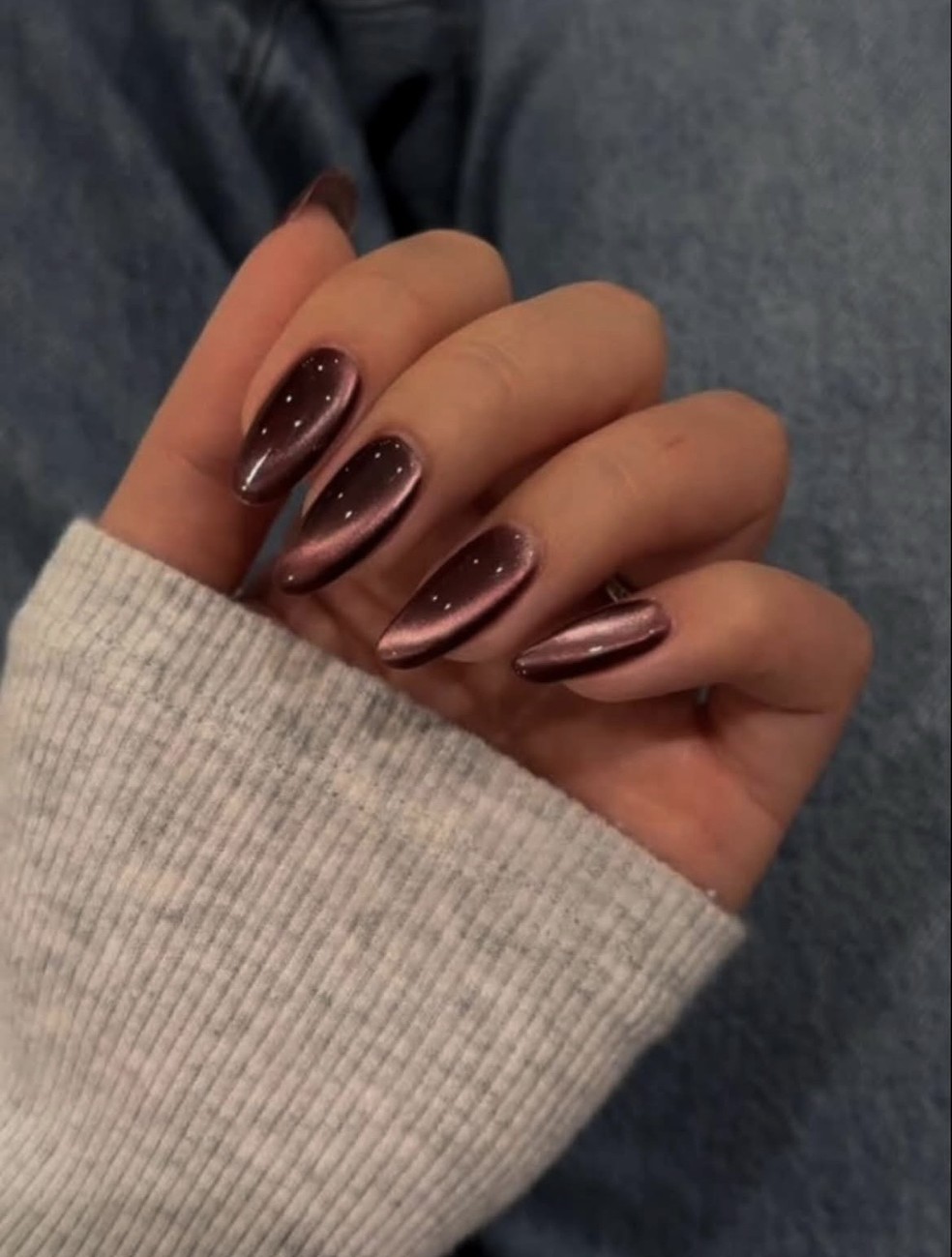 Plum Cat-Eye with White Dots Stiletto — Medium Length Winter Nails