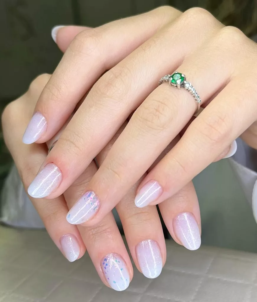 Milky Almonds with Iridescent Sparkle Milky Almonds with Iridescent Sparkle — Milky White Nails