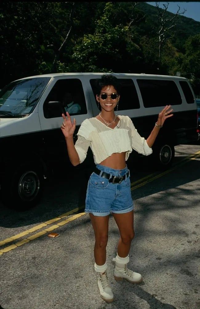 Cropped Knit Top With Rolled Denim Shorts — 90s Party Outfit Inspiration
