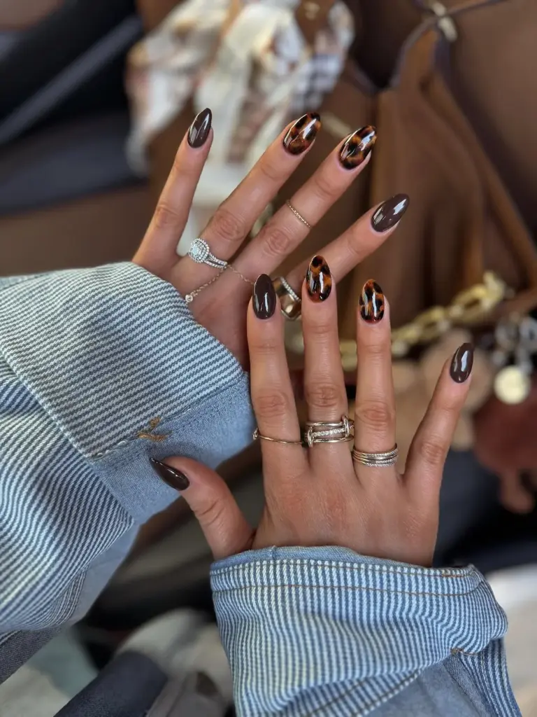 Gorgeous Fall Acrylic Nails You’ll Want to Copy This Season