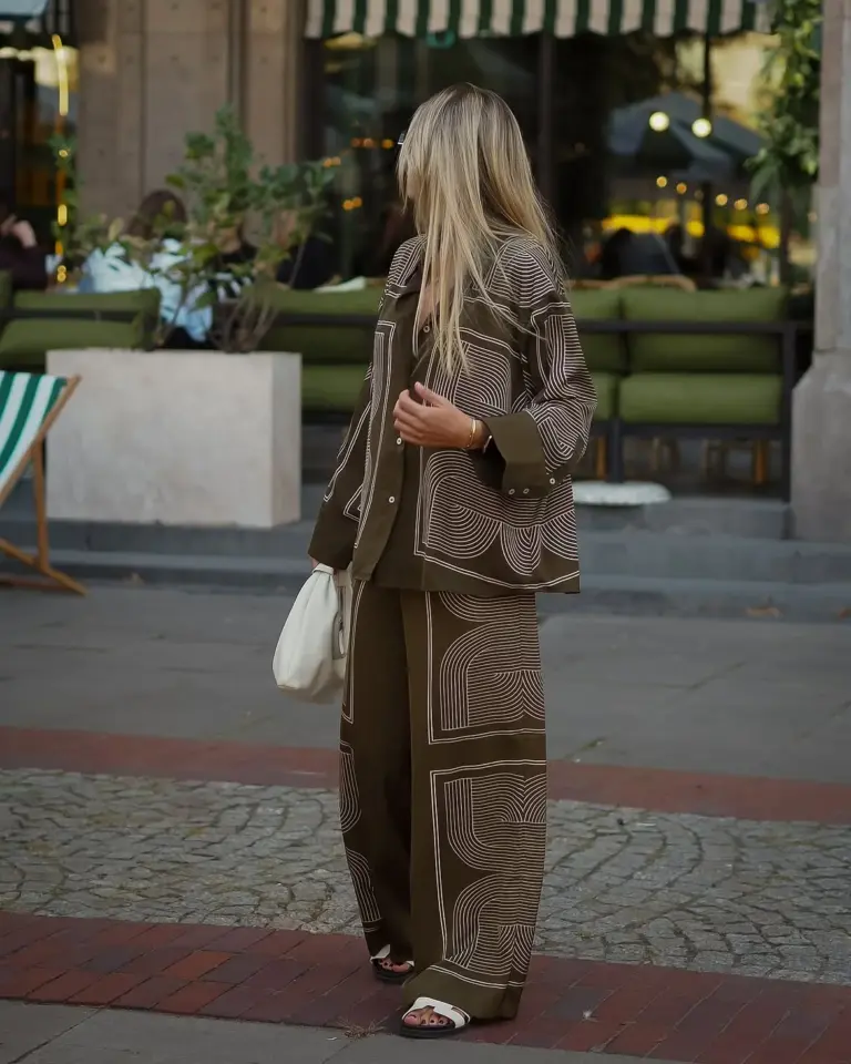 Trendy Outfits for August – End of Summer 2026: 26 Chic Looks to Wear Before Fall