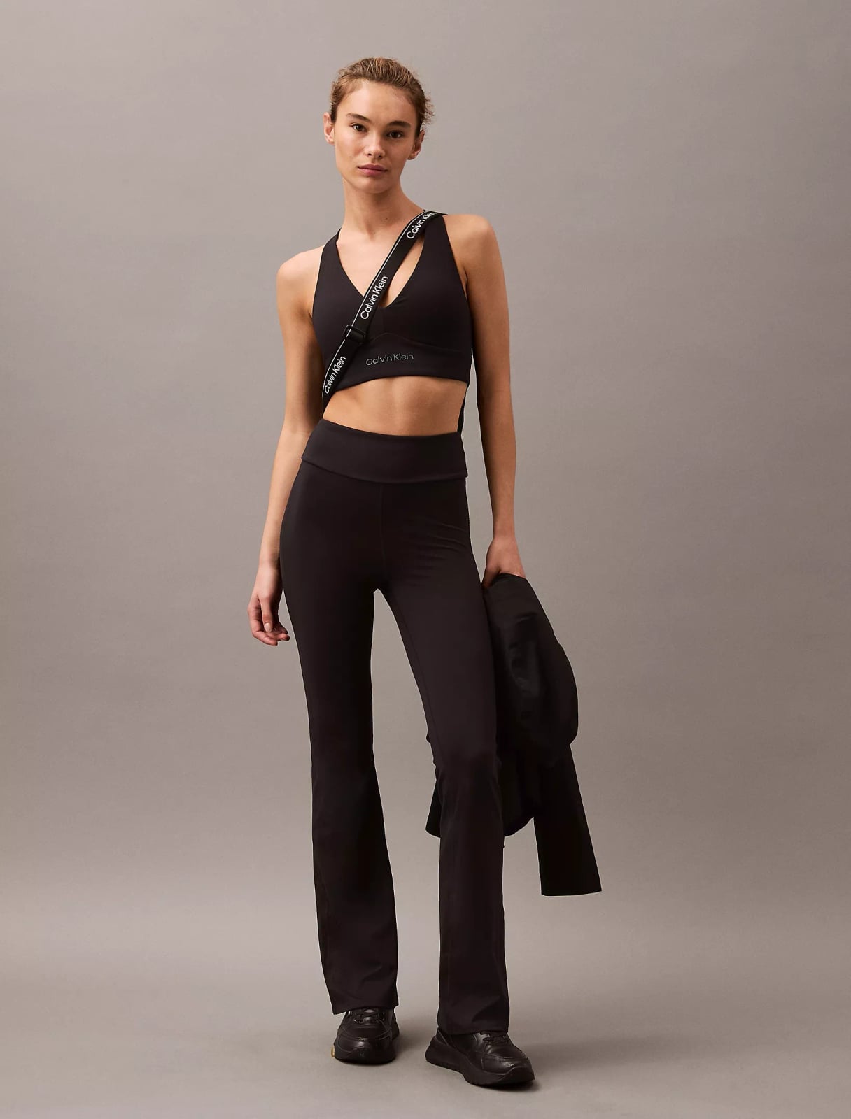Athletic Black Flare Leggings With Blazer — Aesthetic Black Flare Leggings Outfit