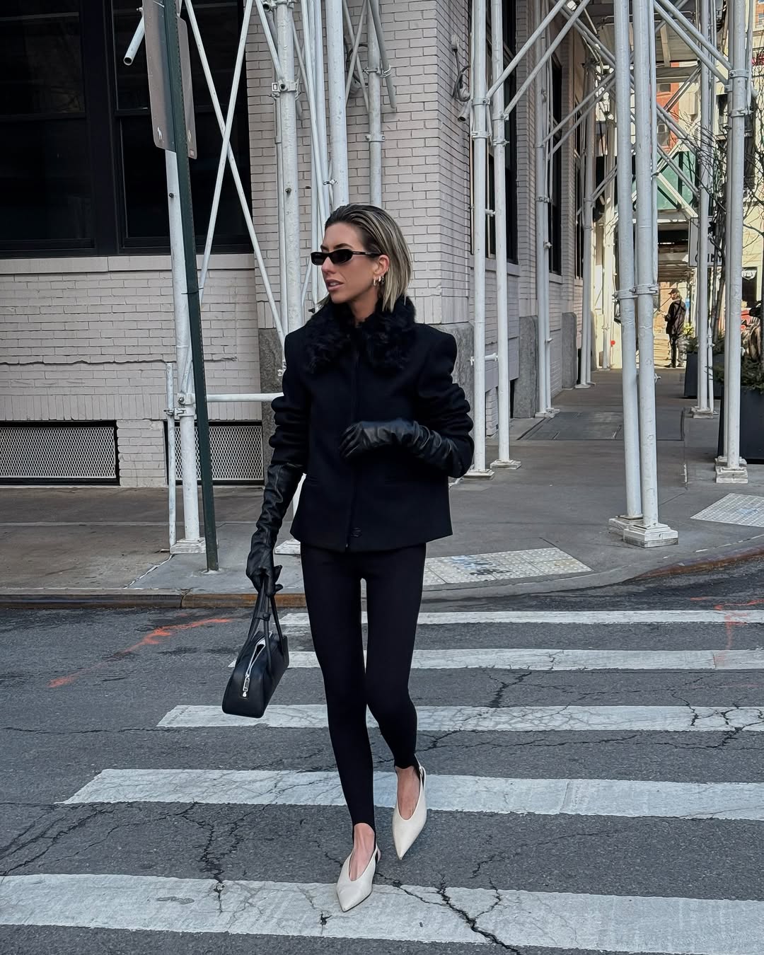 Chic Black Leggings with a Fur Collar Jacket Chic Black Leggings with a Fur Collar Jacket — Aesthetic Black Leggings Outfit