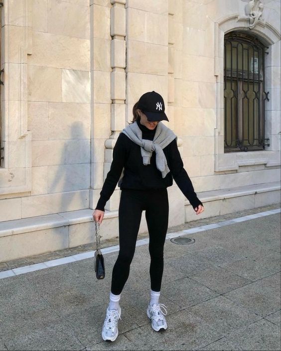 Layered Black Sweatshirt and Grey Sweater with Leggings Layered Black Sweatshirt and Grey Sweater with Leggings — Aesthetic Black Leggings Outfit