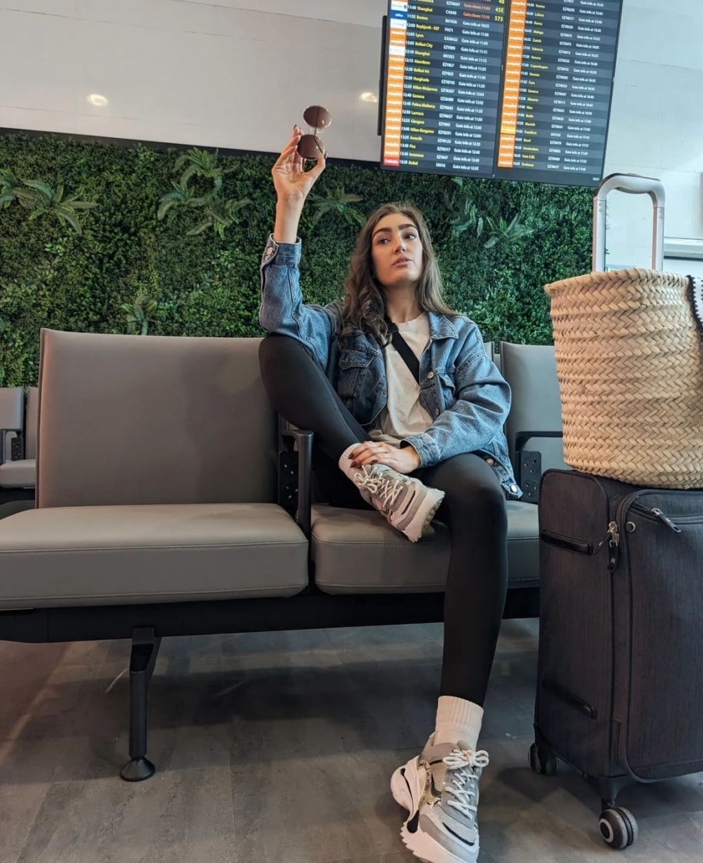 Denim Jacket and Black Leggings for Travel Denim Jacket and Black Leggings for Travel — Aesthetic Black Leggings Outfit