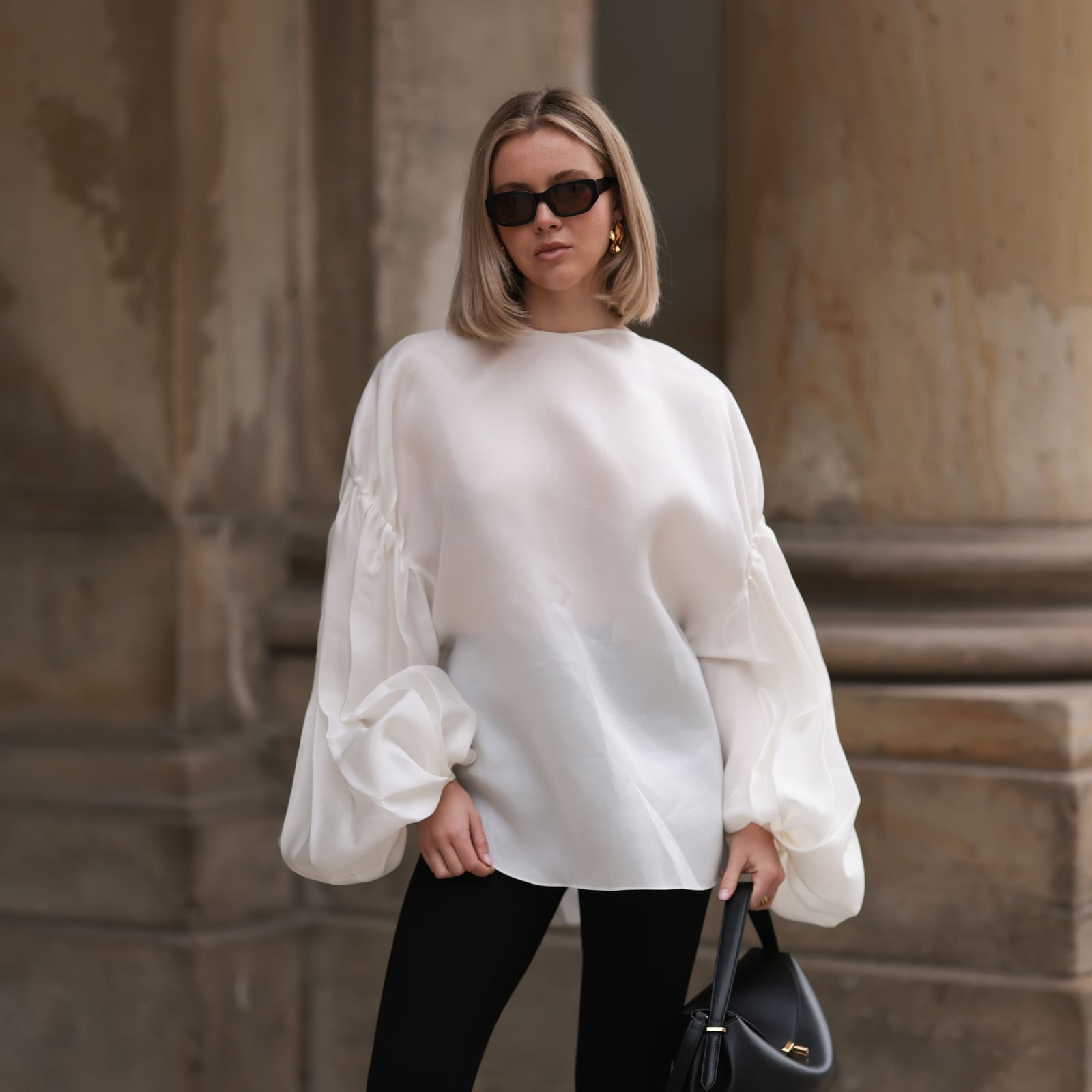 Dramatic Black Leggings with a Voluminous Sheer Top Dramatic Black Leggings with a Voluminous Sheer Top — Aesthetic Black Leggings Outfit
