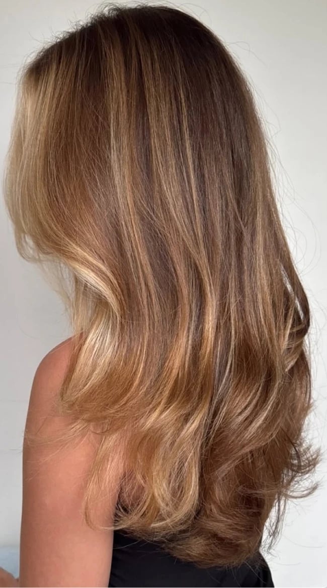 Mid-Back Dirty Blonde With Dimensional Highlights, Wavy — Aesthetic Blonde Hair