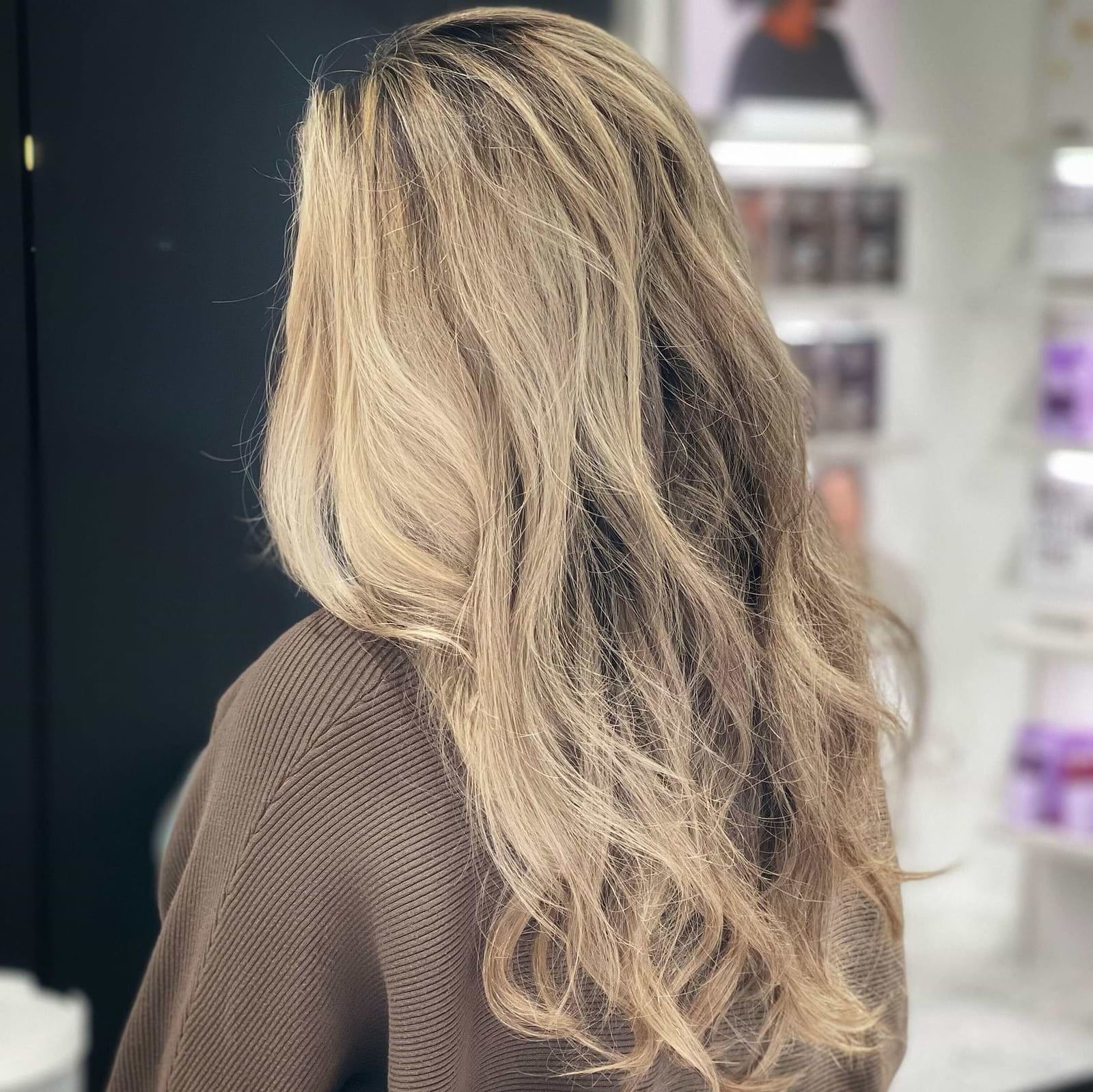 Mid-Back Layered Dark Blonde With Natural Waves — Aesthetic Dark Blonde Hair
