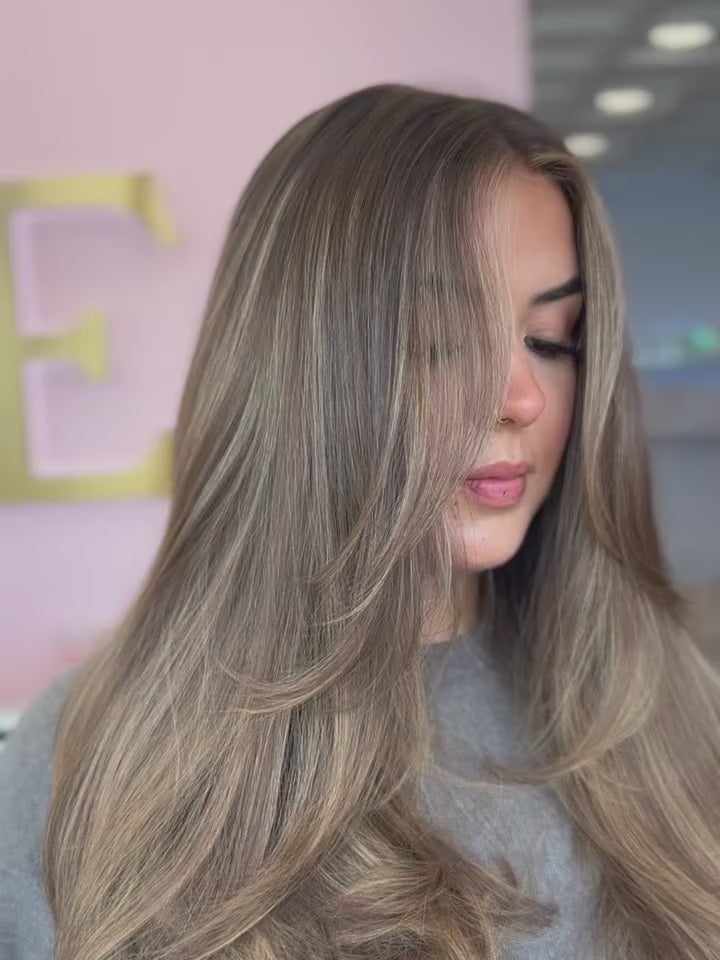 Collarbone Dark Blonde With Face-Framing Layers — Aesthetic Dark Blonde Hair