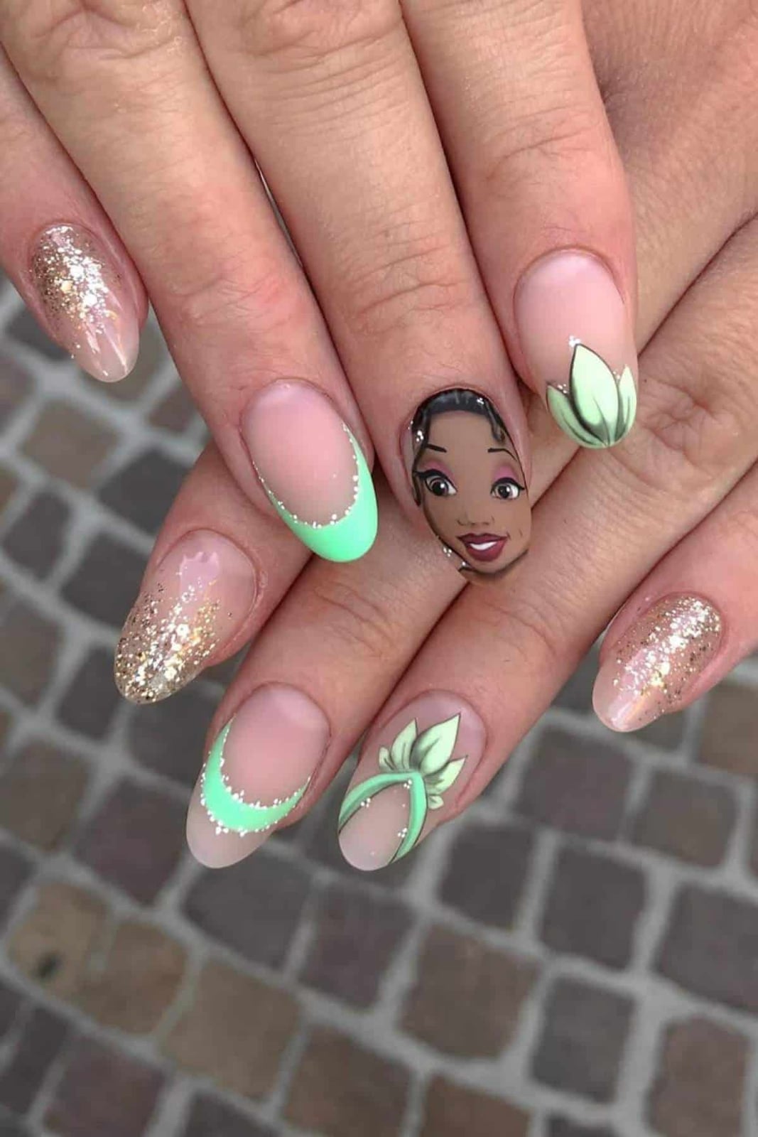 Tiana Portrait Gold Glitter Almond Nails Tiana Portrait Gold Glitter Almond Nails — Aesthetic Disney Nails