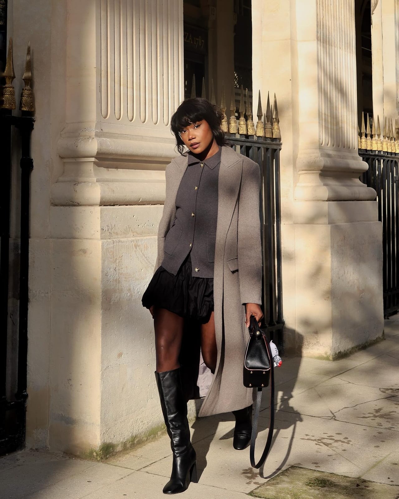 Black Cropped T-Shirt With Low-Rise Wide-Leg Trousers — Aesthetic Going Out Outfits Night