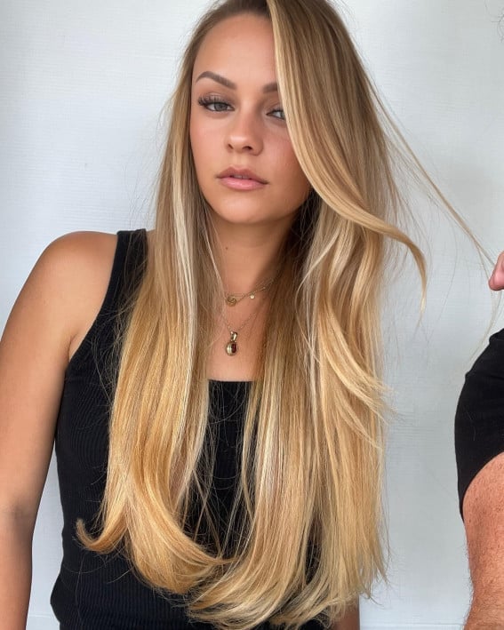 Mid-Back Golden Blonde Balayage With Waves and Styled In Loose — Aesthetic Golden Blonde Hair