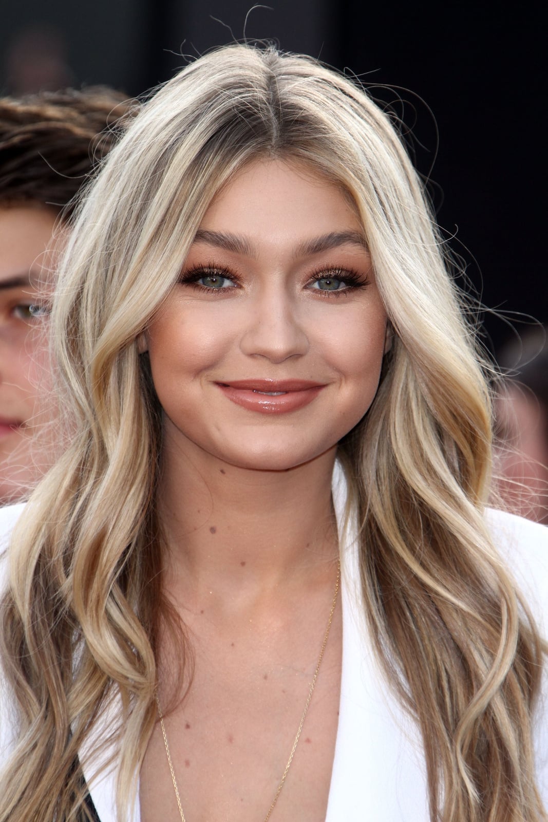 Shoulder Golden Blonde Balayage With Waves — Aesthetic Golden Blonde Hair