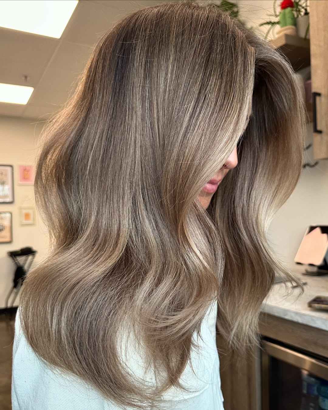 Collarbone Golden Blonde With Subtle Highlights — Aesthetic Golden Blonde Hair