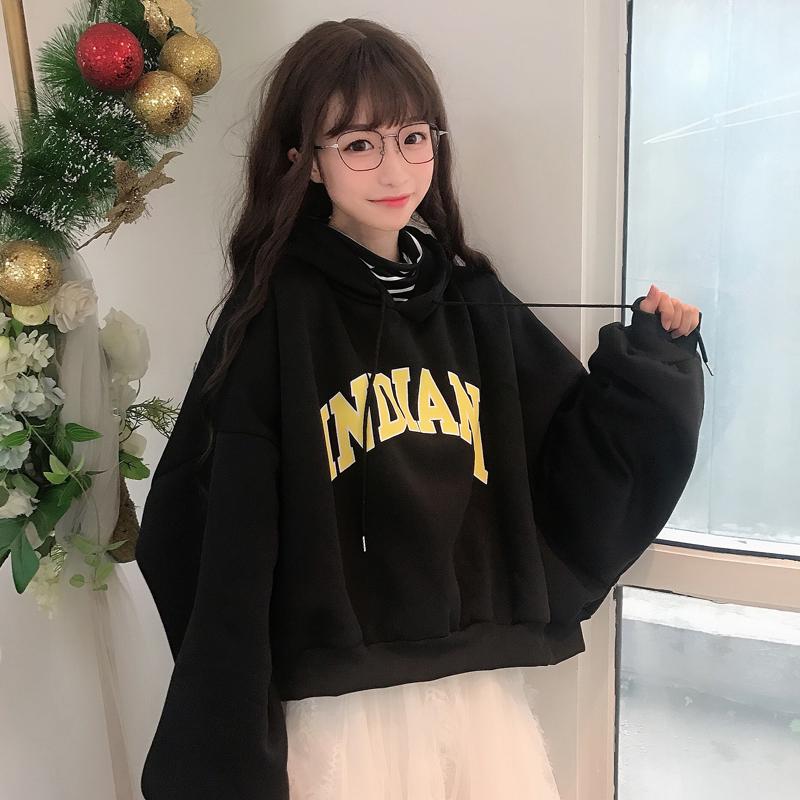 Cropped Black Hoodie Over Striped Long-Sleeve Shirt Cropped Black Hoodie Over Striped Long-Sleeve Shirt — Aesthetic Hoodie Outfits Women