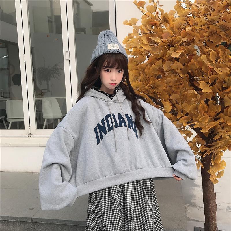 Cropped Grey Hoodie Over a Checked Dress with a Beanie Cropped Grey Hoodie Over a Checked Dress with a Beanie — Aesthetic Hoodie Outfits Women