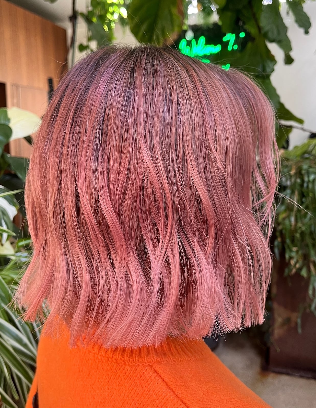 Shoulder Length Bob With Subtle Pink Highlights Shoulder Length Bob With Subtle Pink Highlights — Aesthetic Pastel Pink Hair