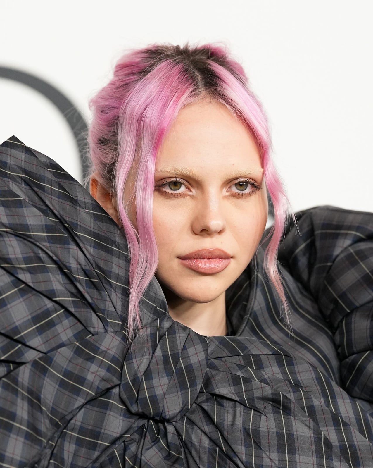 Glossy Wavy Blowout With Curtain Bangs Glossy Wavy Blowout With Curtain Bangs — Aesthetic Pastel Pink Hair