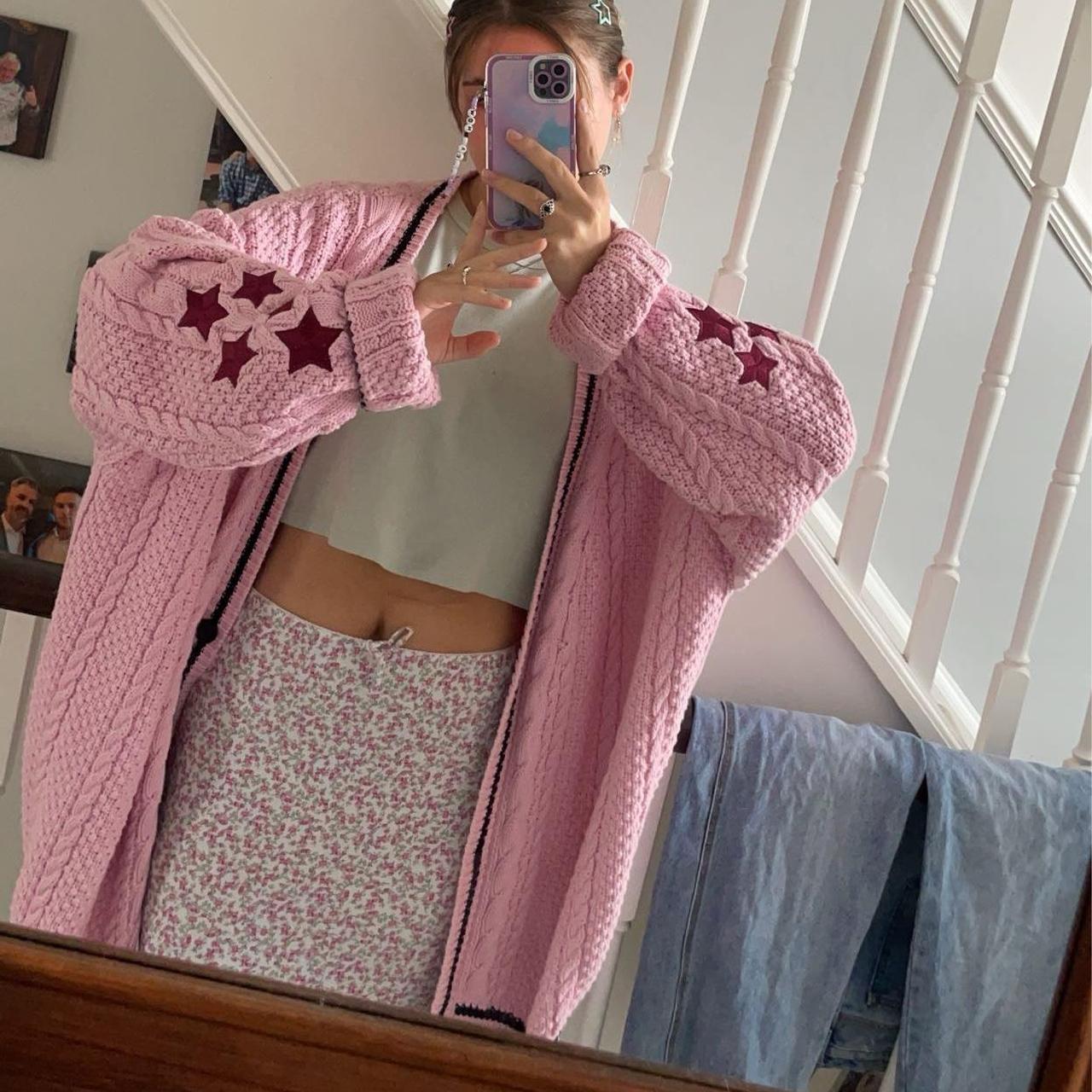 Chunky Pink Cardigan With Star Details — Aesthetic Pink Cardigan Outfit