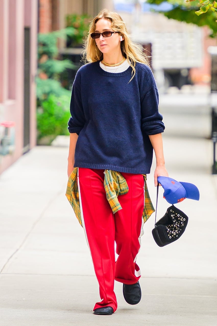 Red Sweatpants With Plaid Shirt Tie — Aesthetic Red Sweatpants Outfit