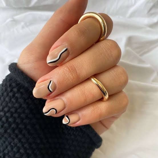 Medium Almond Nude With Minimalist Line Art Medium Almond Nude With Minimalist Line Art — Aesthetic University Nails