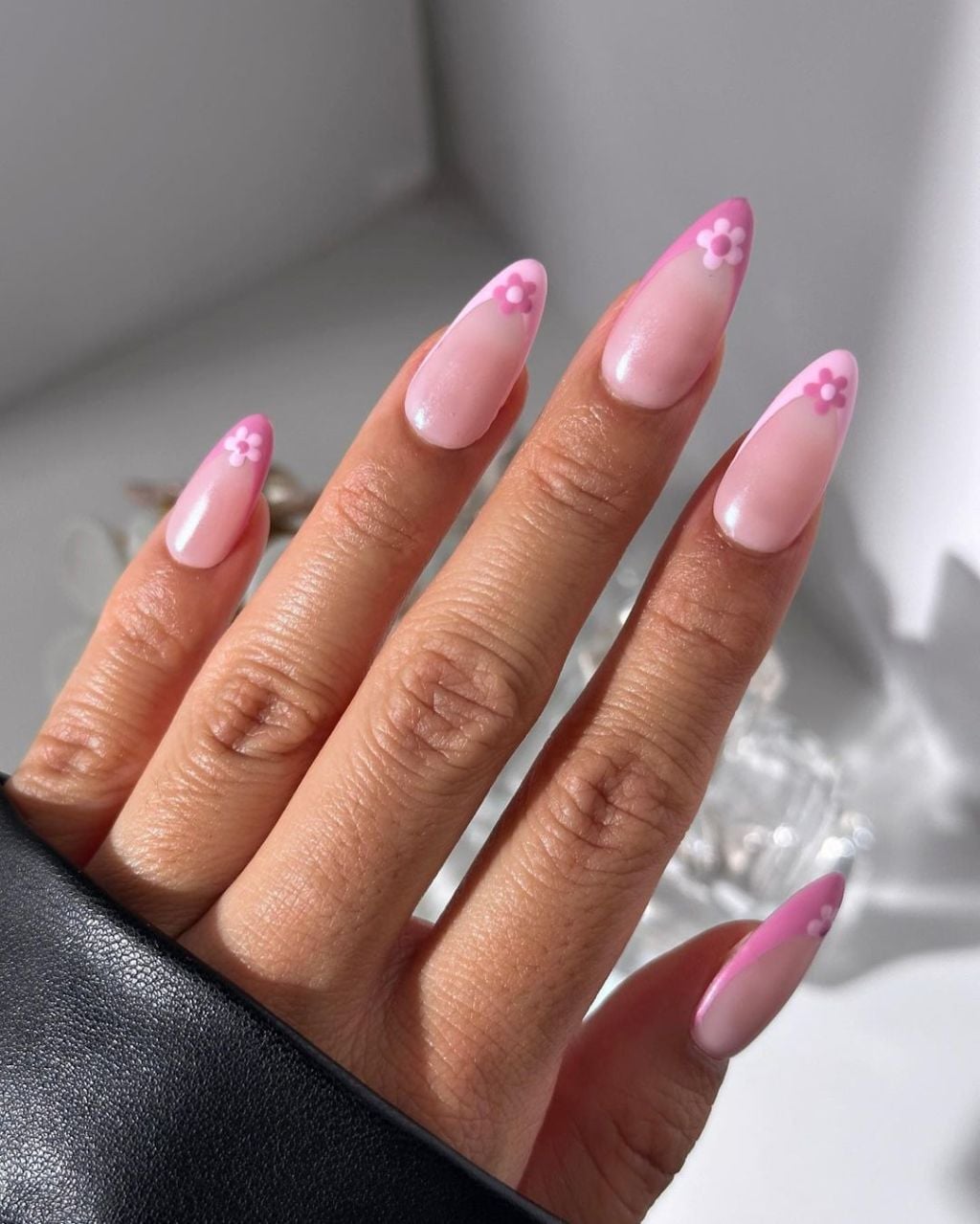 Medium Almond White Bow French Tips — Best Cute French Tip Nails