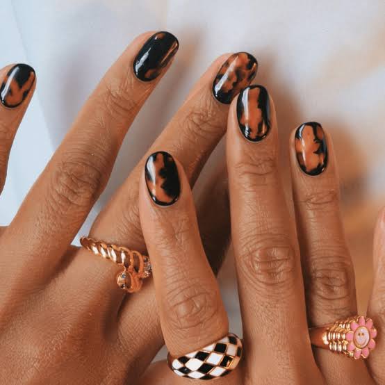 Tortoiseshell Pattern Glossy Short Oval Nails Tortoiseshell Pattern Glossy Short Oval Nails — Best Simple Short Nails