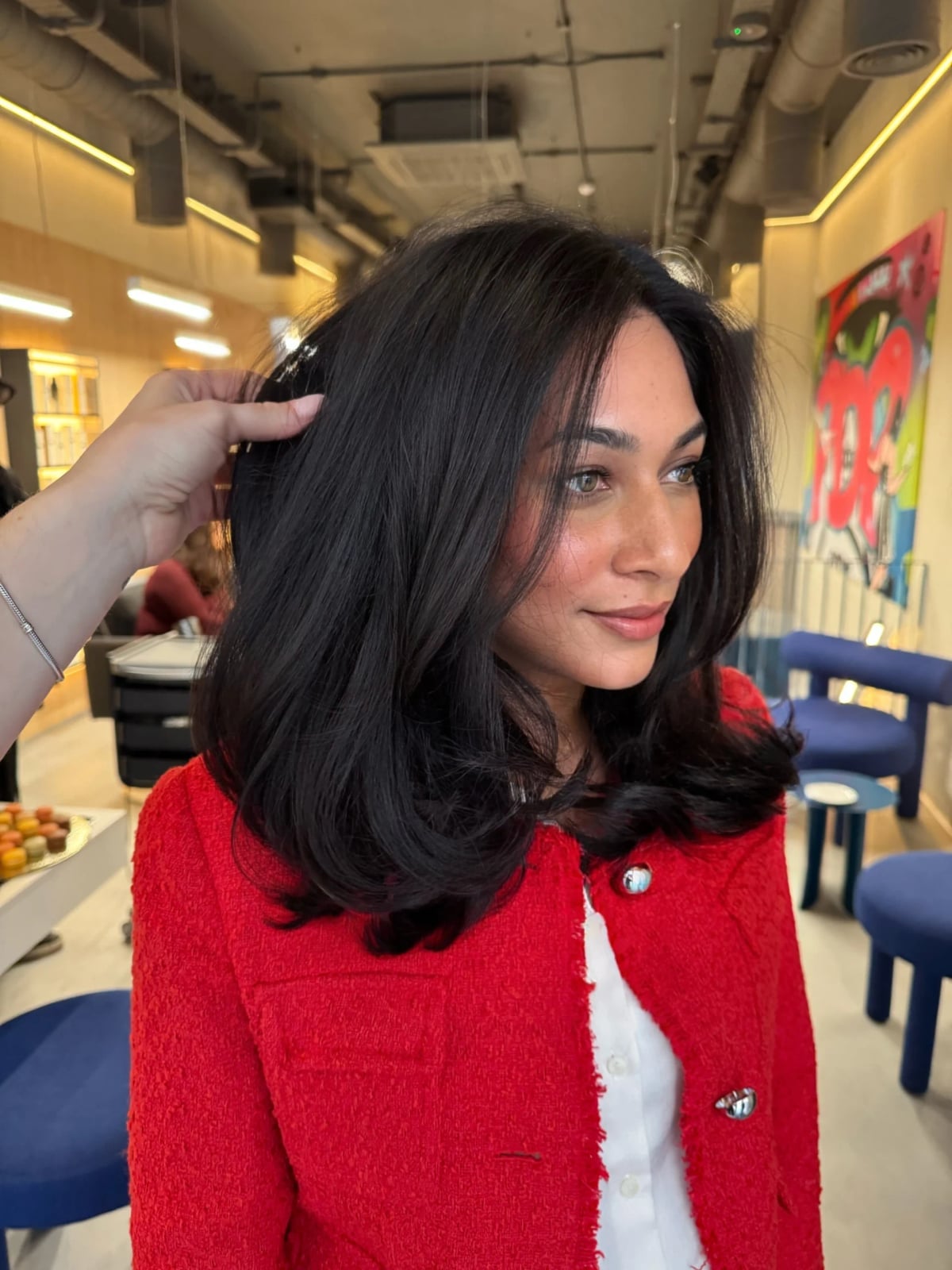 Collarbone Layers With Voluminous Blowout — Best Trendy Haircuts