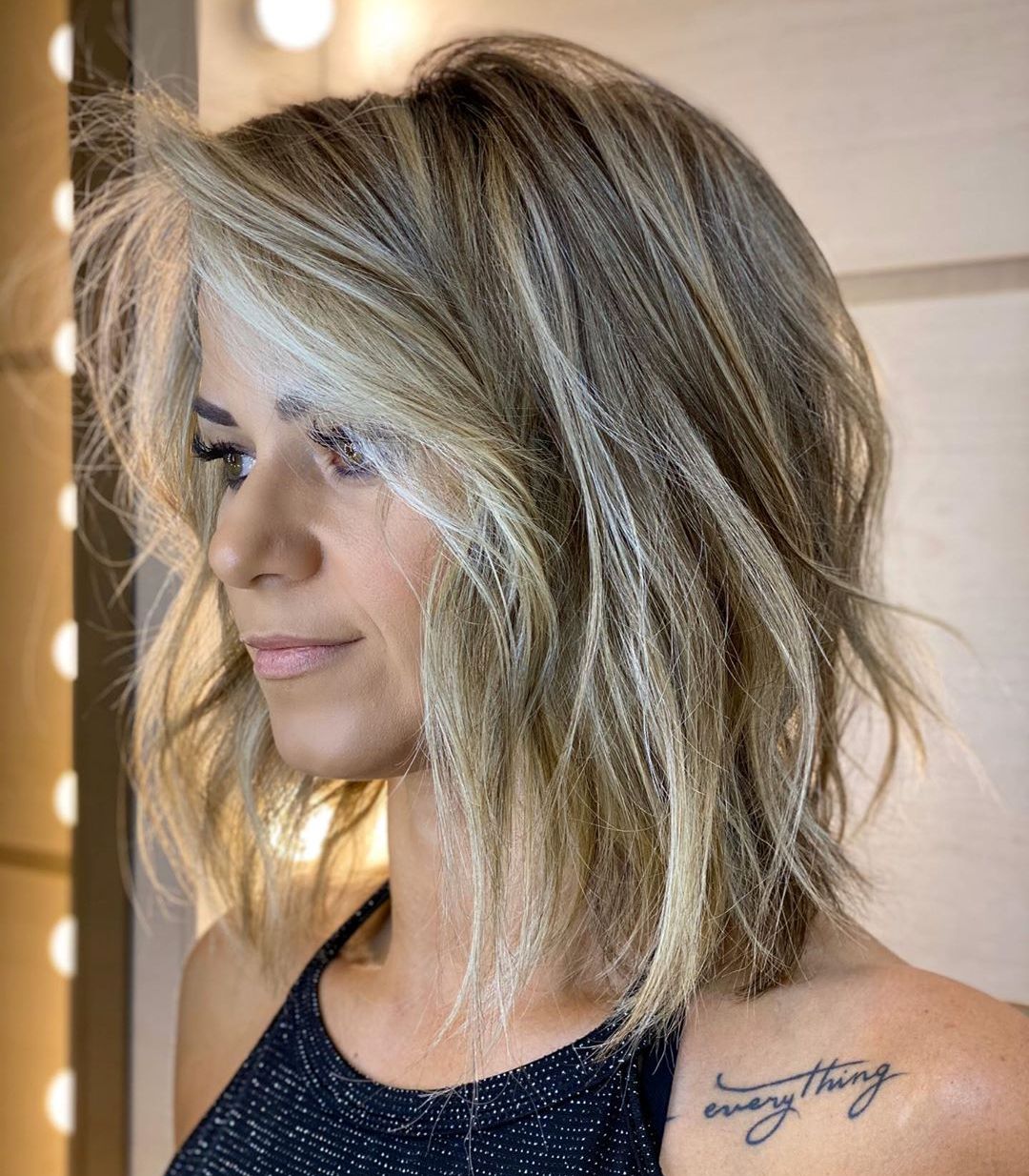 Collarbone Shag With Face Framing Layers and Ash Blonde Highlights — Best Trendy Haircuts