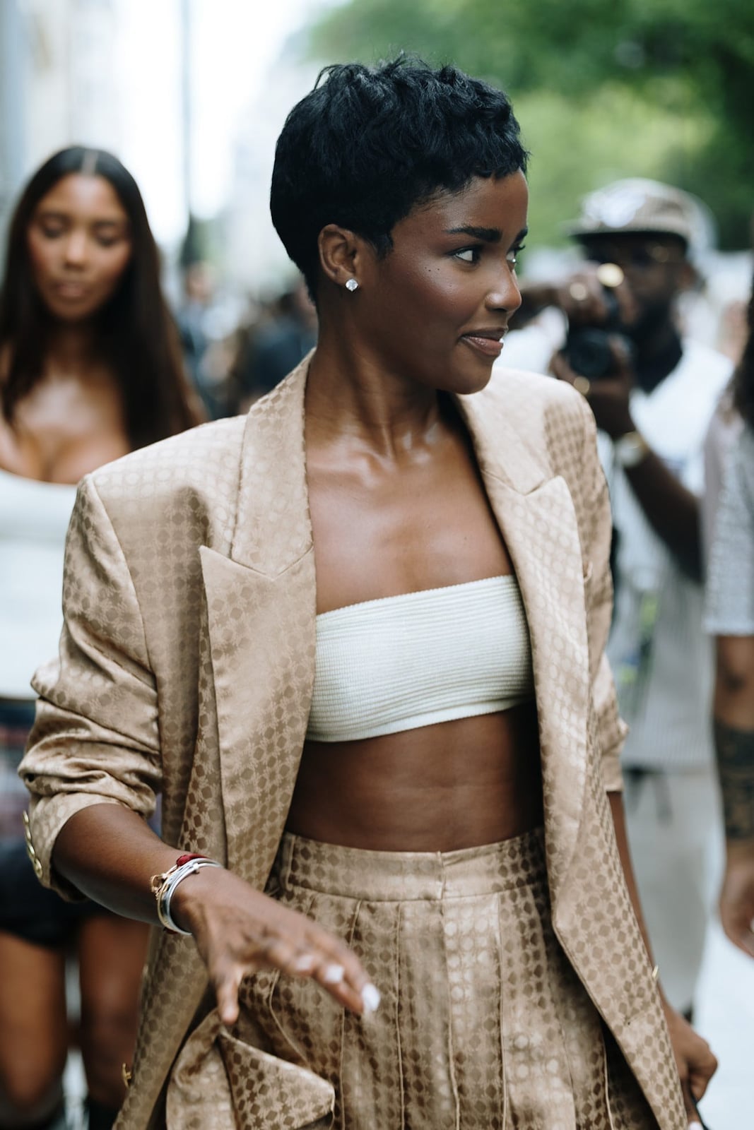 Sleek Black Chin Length Bob — Best Trendy Haircuts