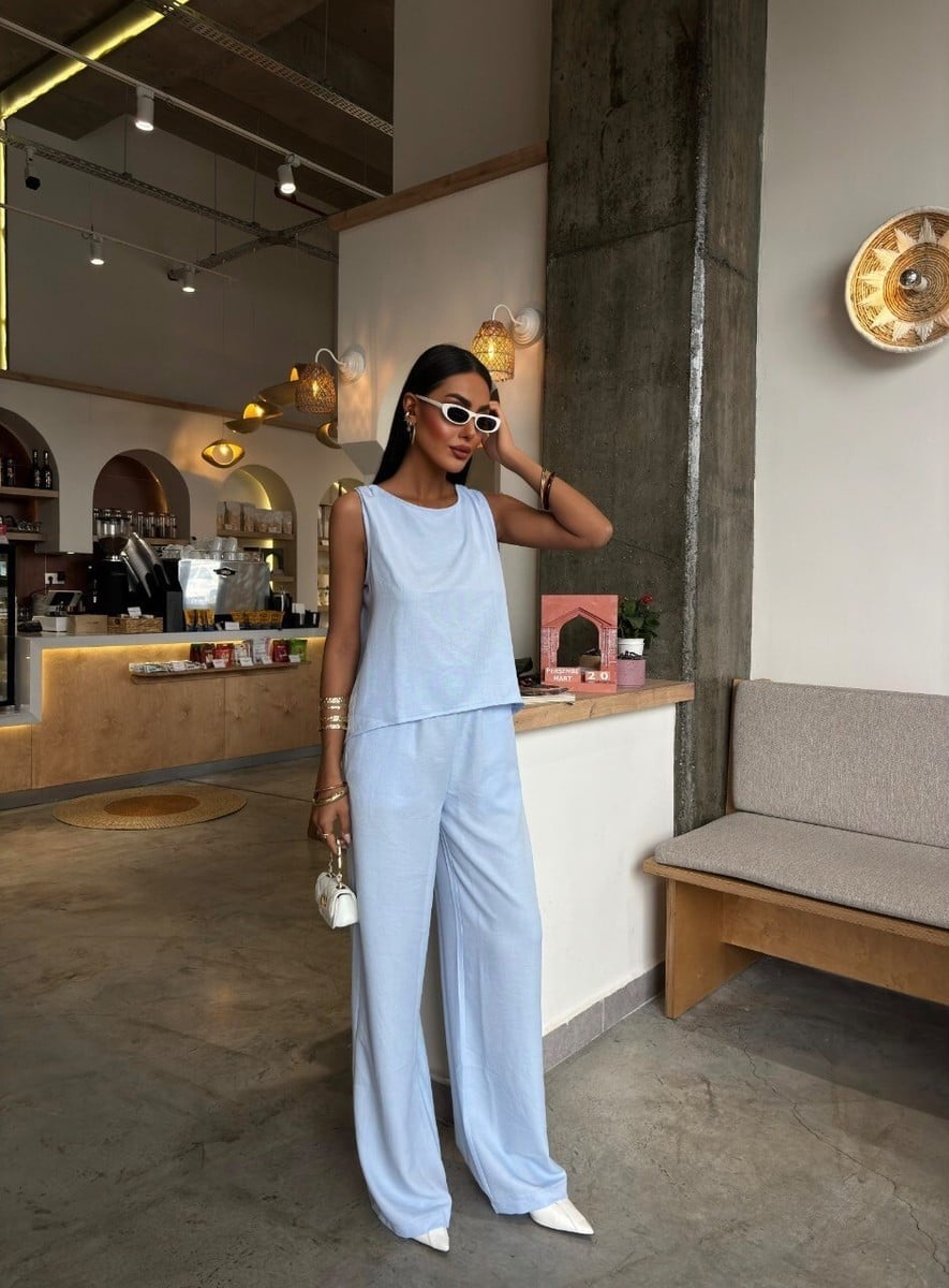 Monochromatic Light Blue Sleeveless Top and Wide Leg Trousers Monochromatic Light Blue Sleeveless Top and Wide Leg Trousers — Best Trendy Outfits