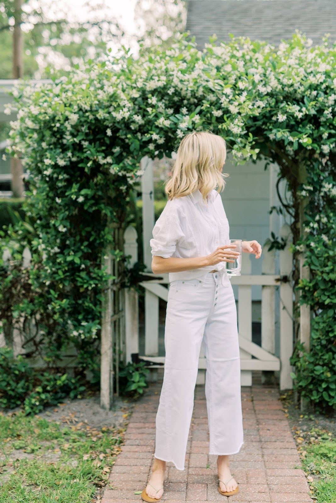 White Shirt with Cropped Light Blue Jeans White Shirt with Cropped Light Blue Jeans — Best Trendy Outfits